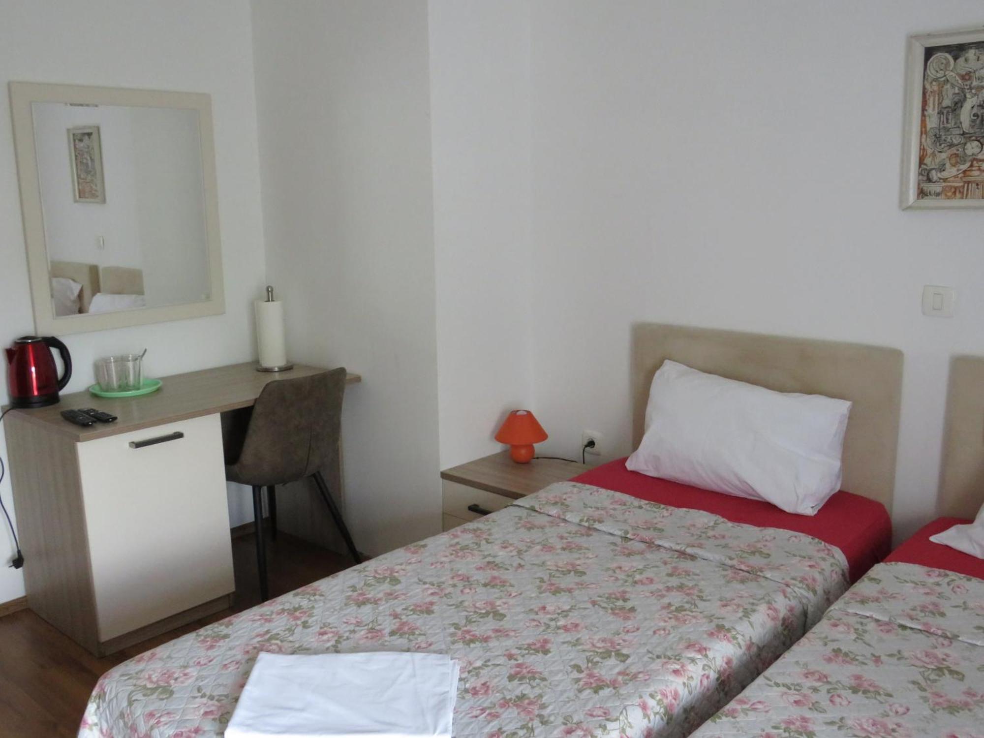 Holidays 2 Apartment Split
